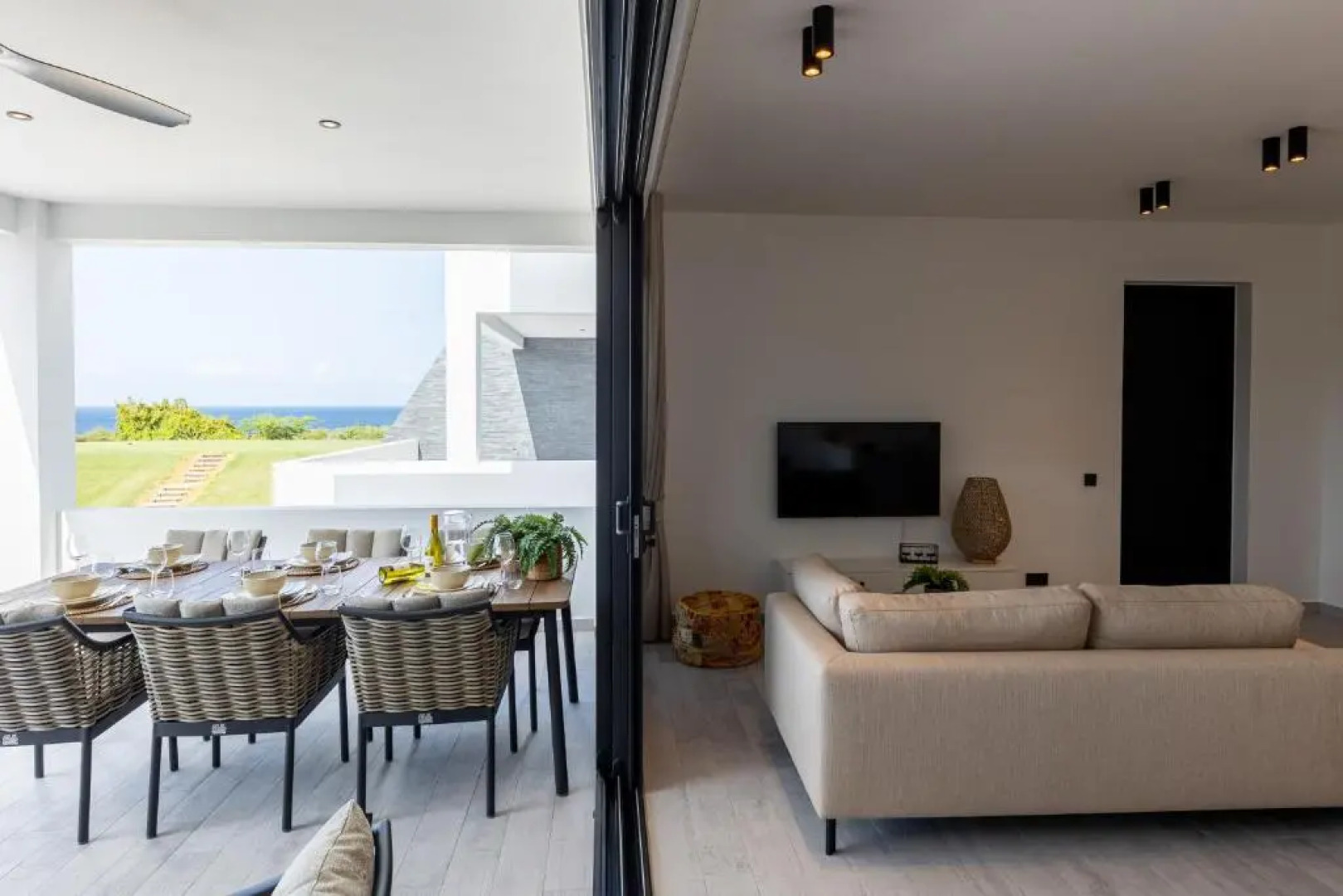 The Reef 28 Blue Bay Curacao