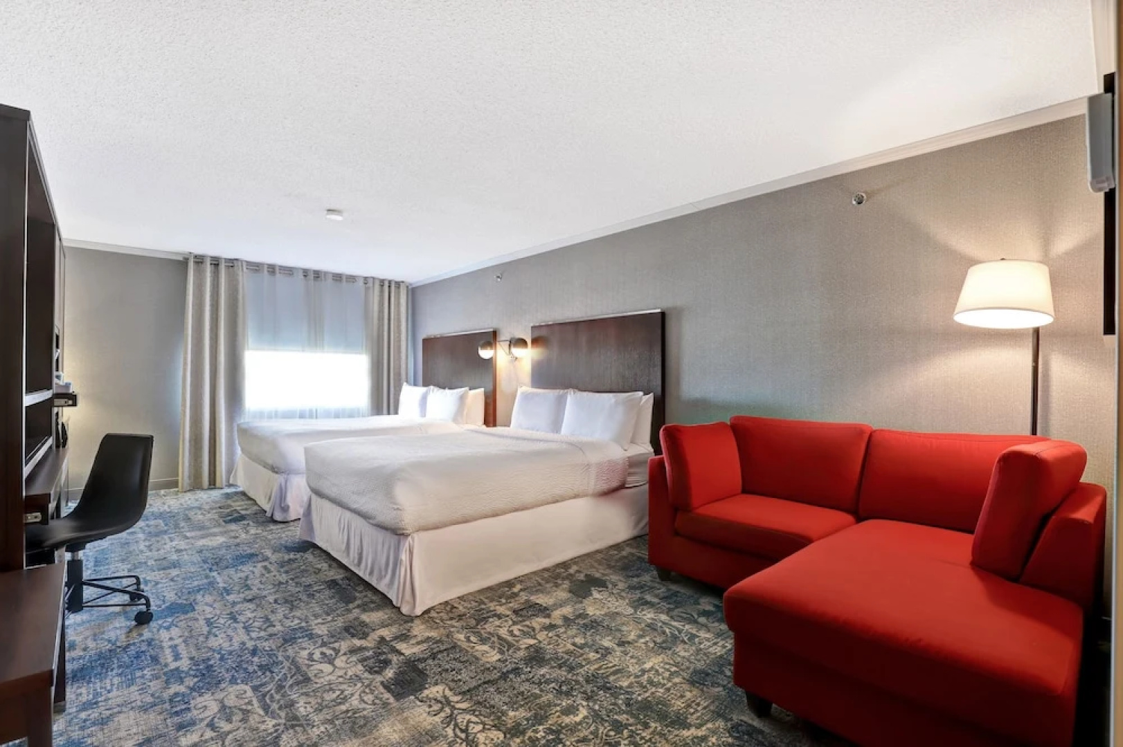 Отель Four Points by Sheraton Toronto Mississauga