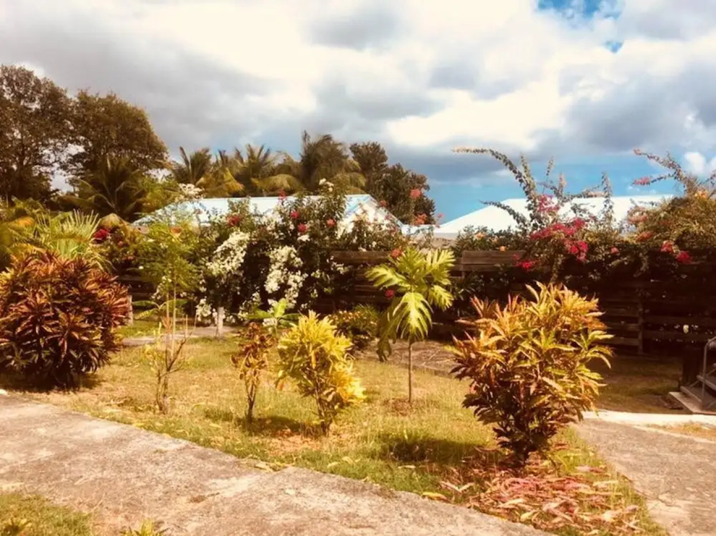 Bungalow With one Bedroom in Le Diamant, With Wonderful sea View and F