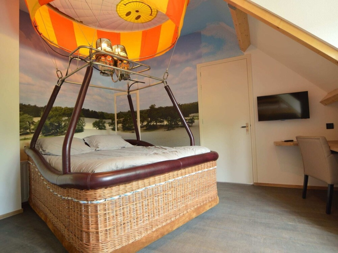 Family Home w/ Trampoline