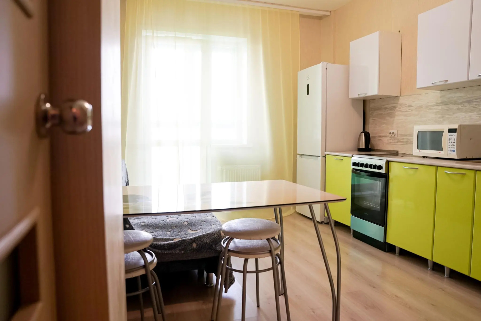 Leto Apart (Лето Апарт) на улице Революции 52В