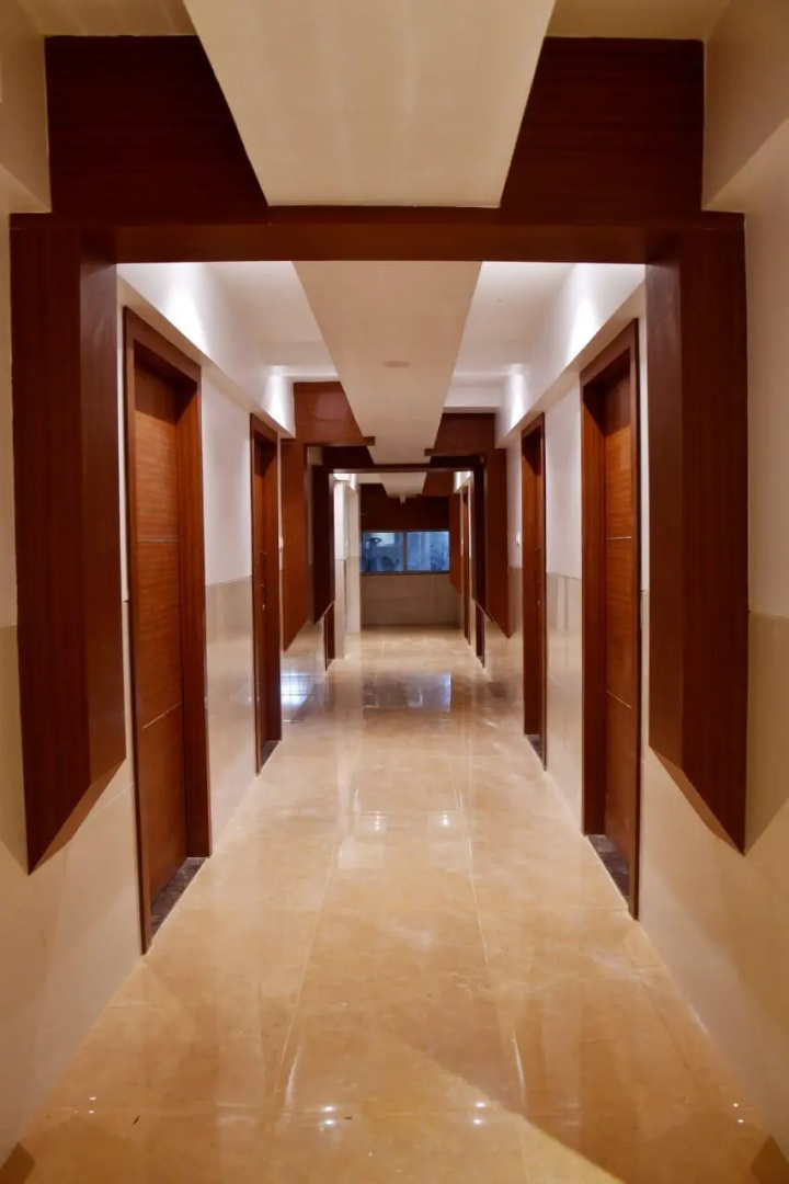 Hotel Monarch Center Point near Dahanu Beach, Bordi