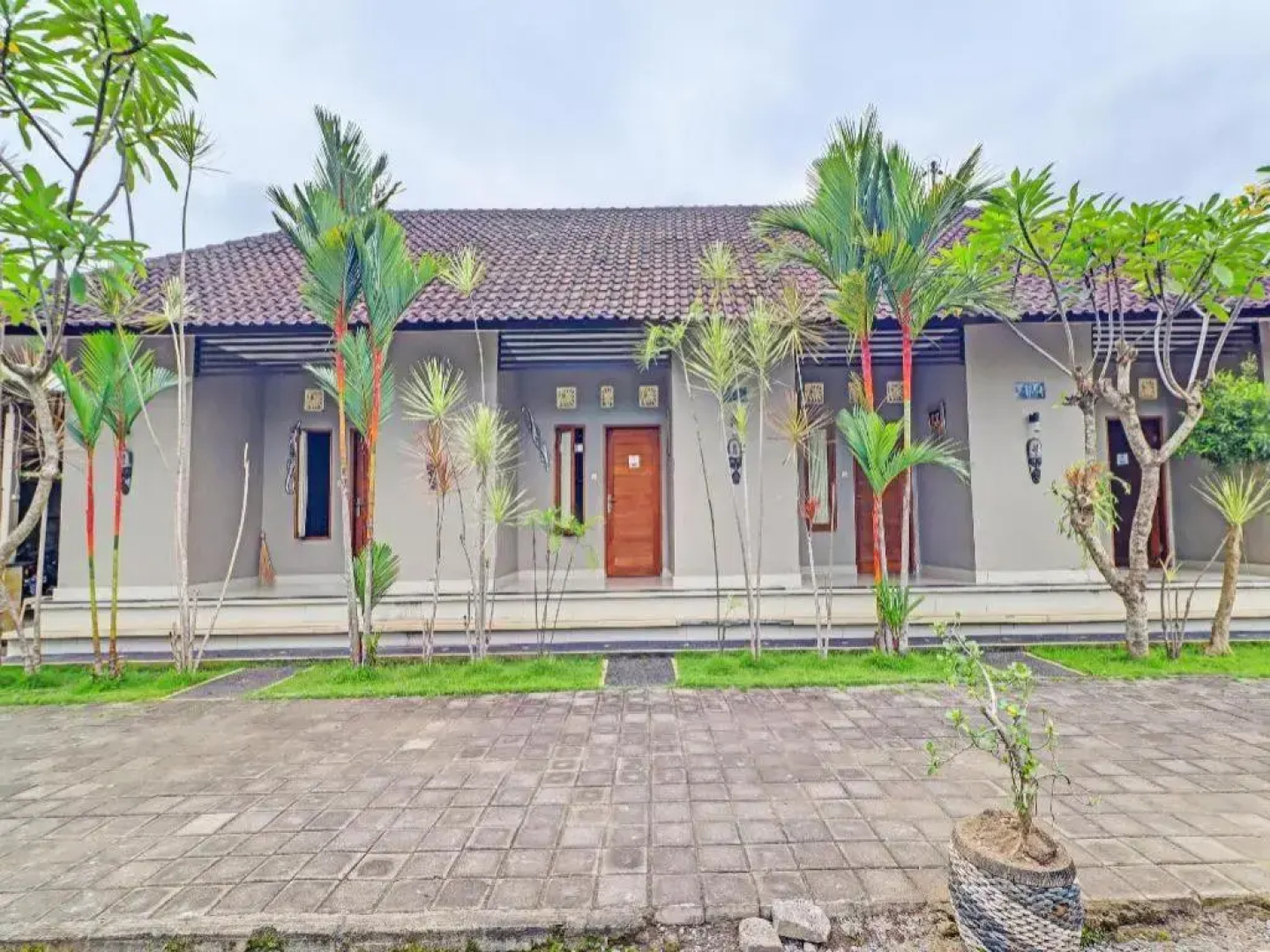 OYO 92203 Tata Guest House