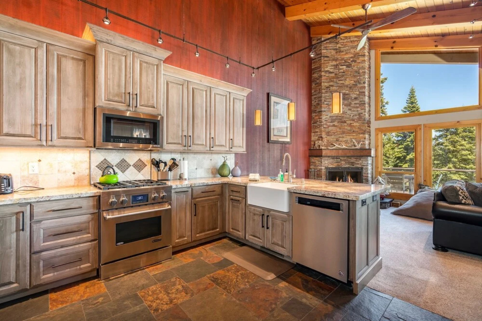 Clearview by Tahoe Mountain Properties