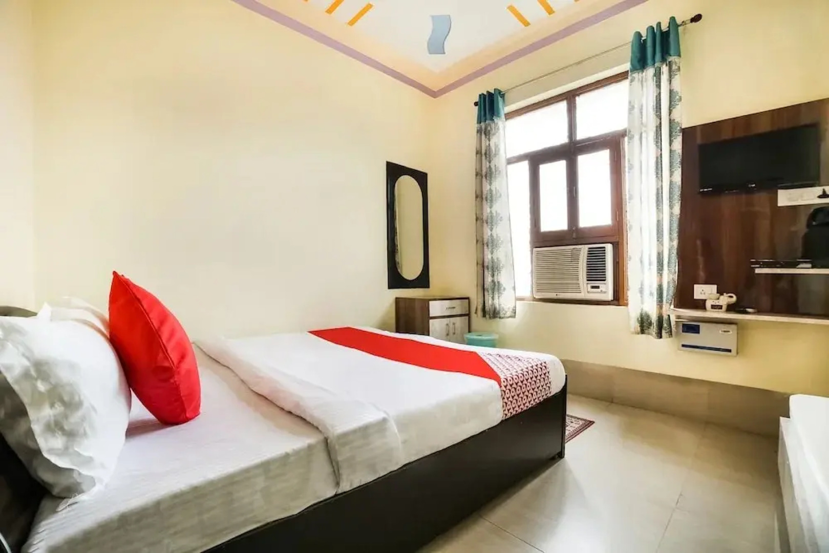 Muni ji Restaurant & Hotel by OYO Rooms