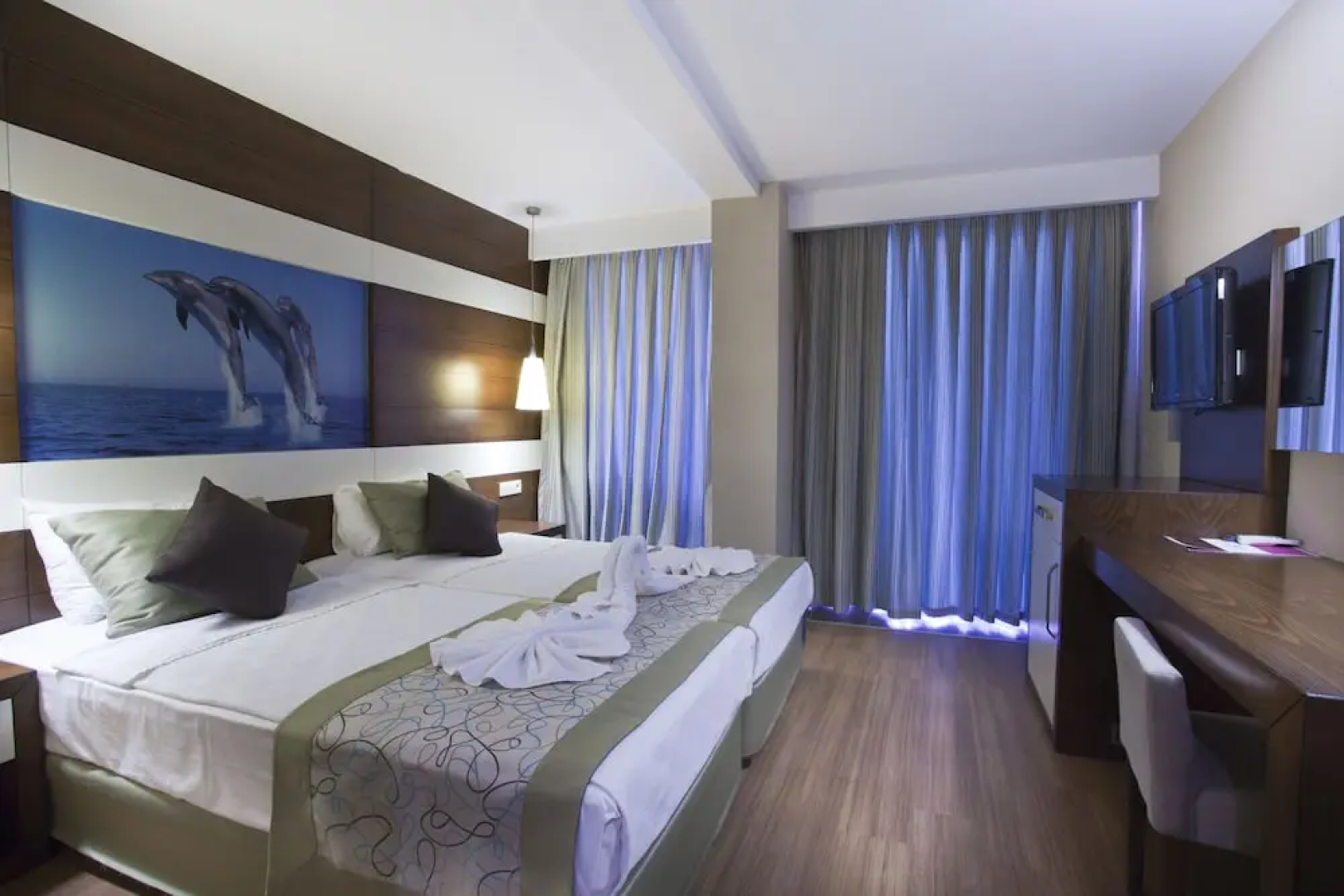 Adella Side Hotel