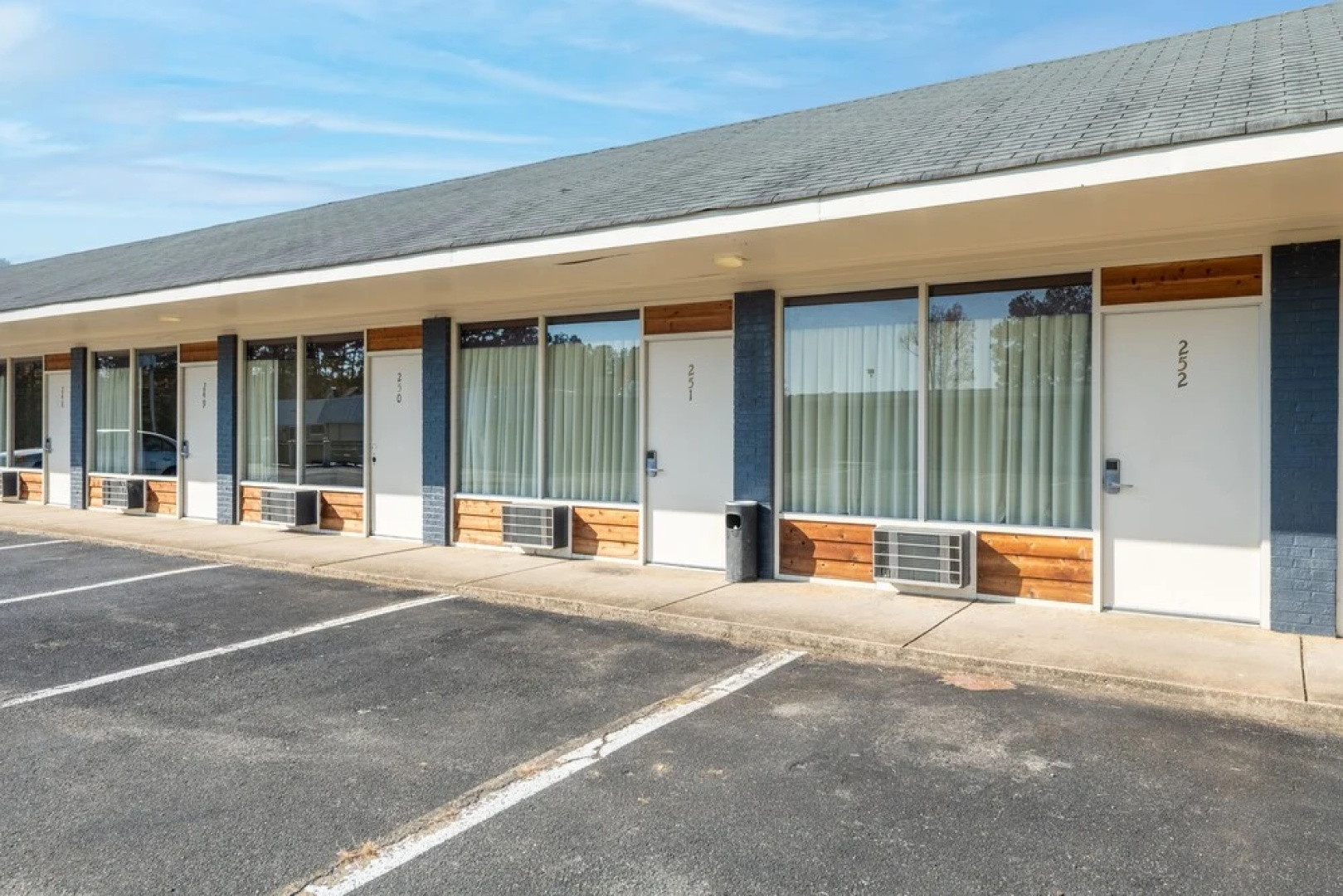 Crewe Boutique Inn