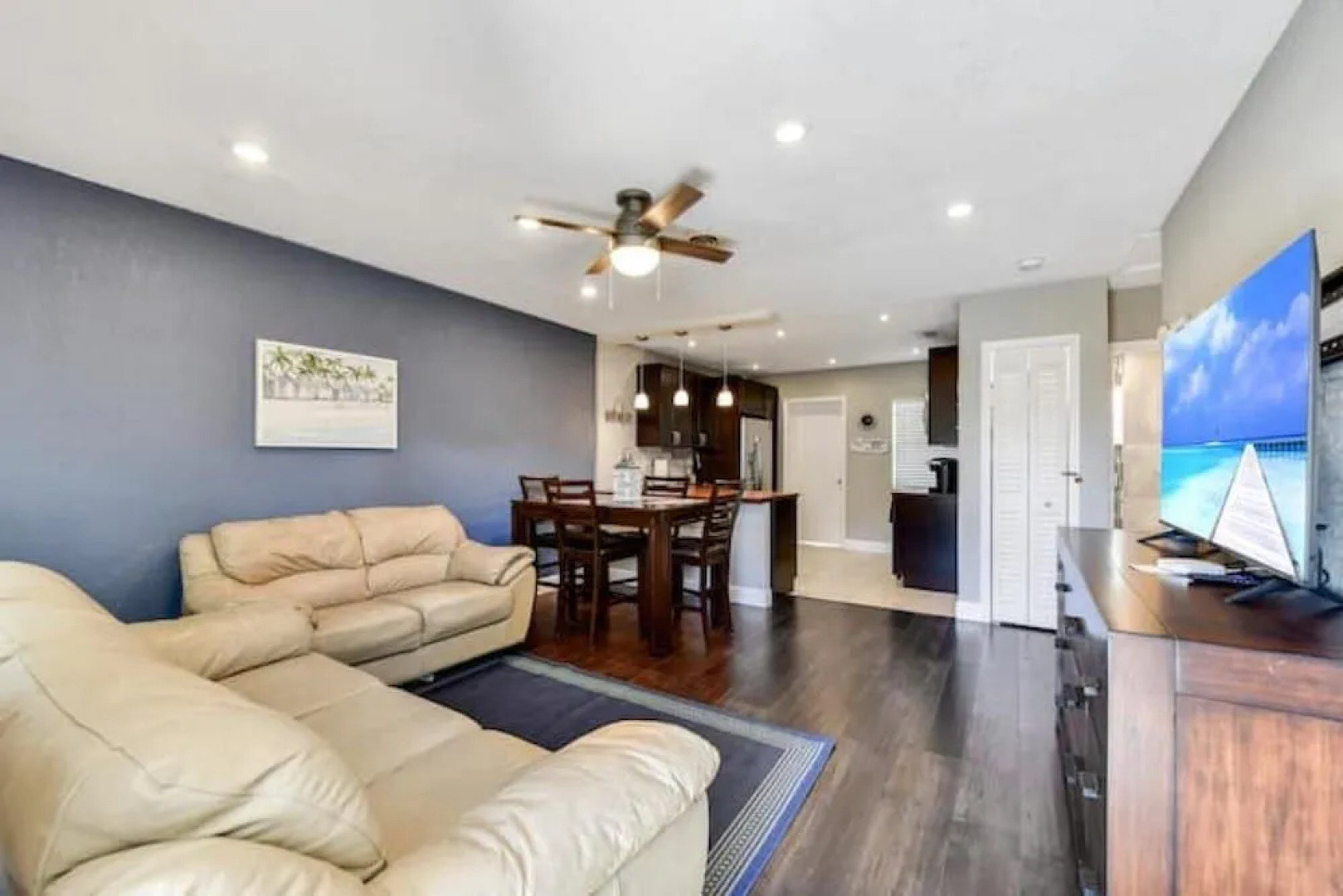 Stylish Duplex Apartment On Canal