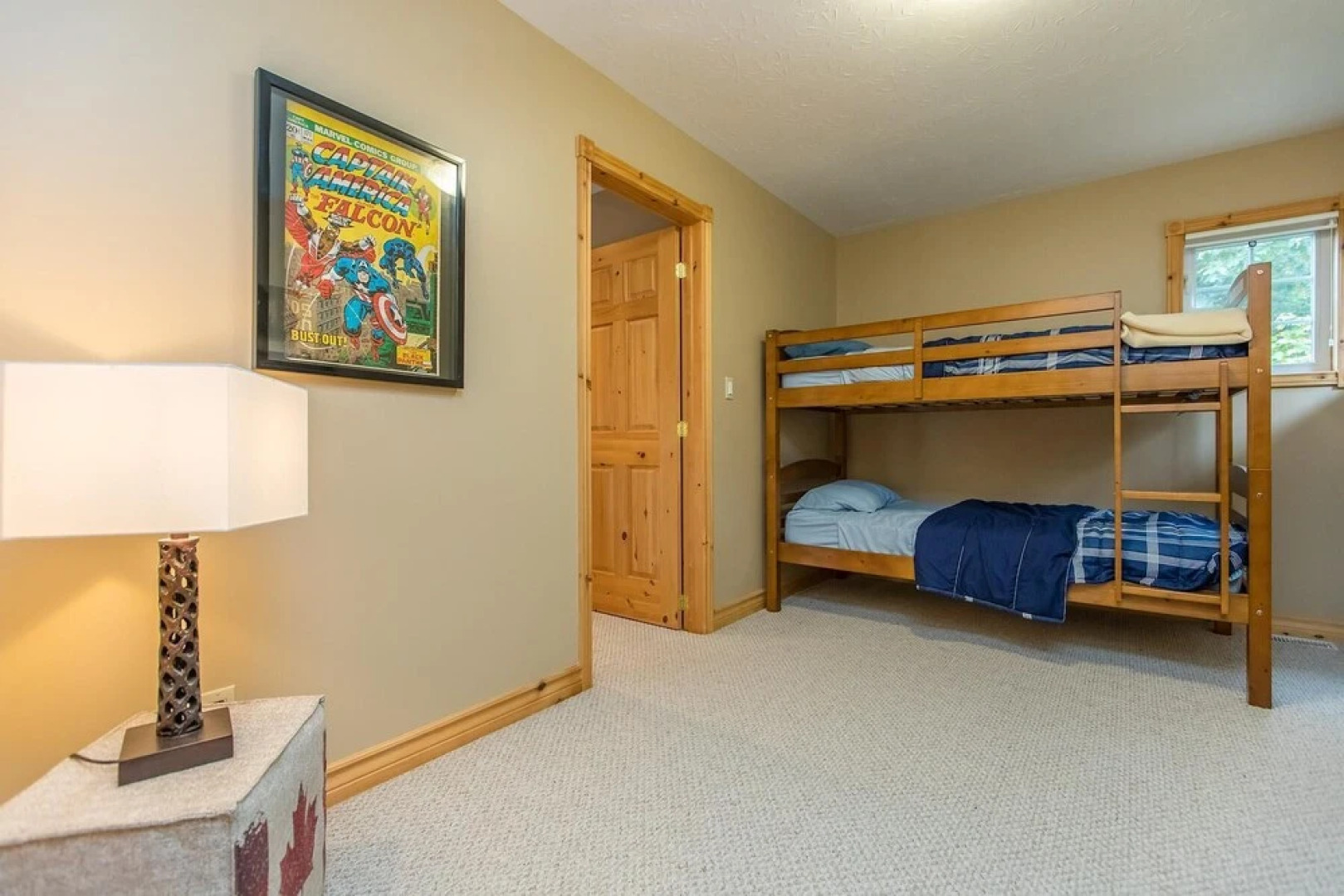 Vantage Point~Lovely 4 bed, 2.5 bath with fabulous views of Lake of Bays!