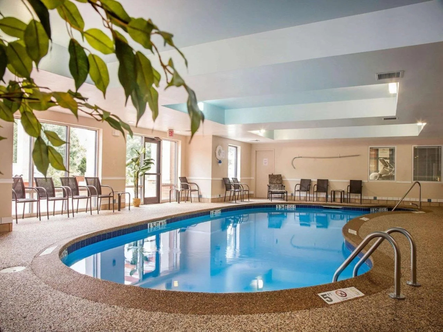 Comfort Suites West Warwick - Providence