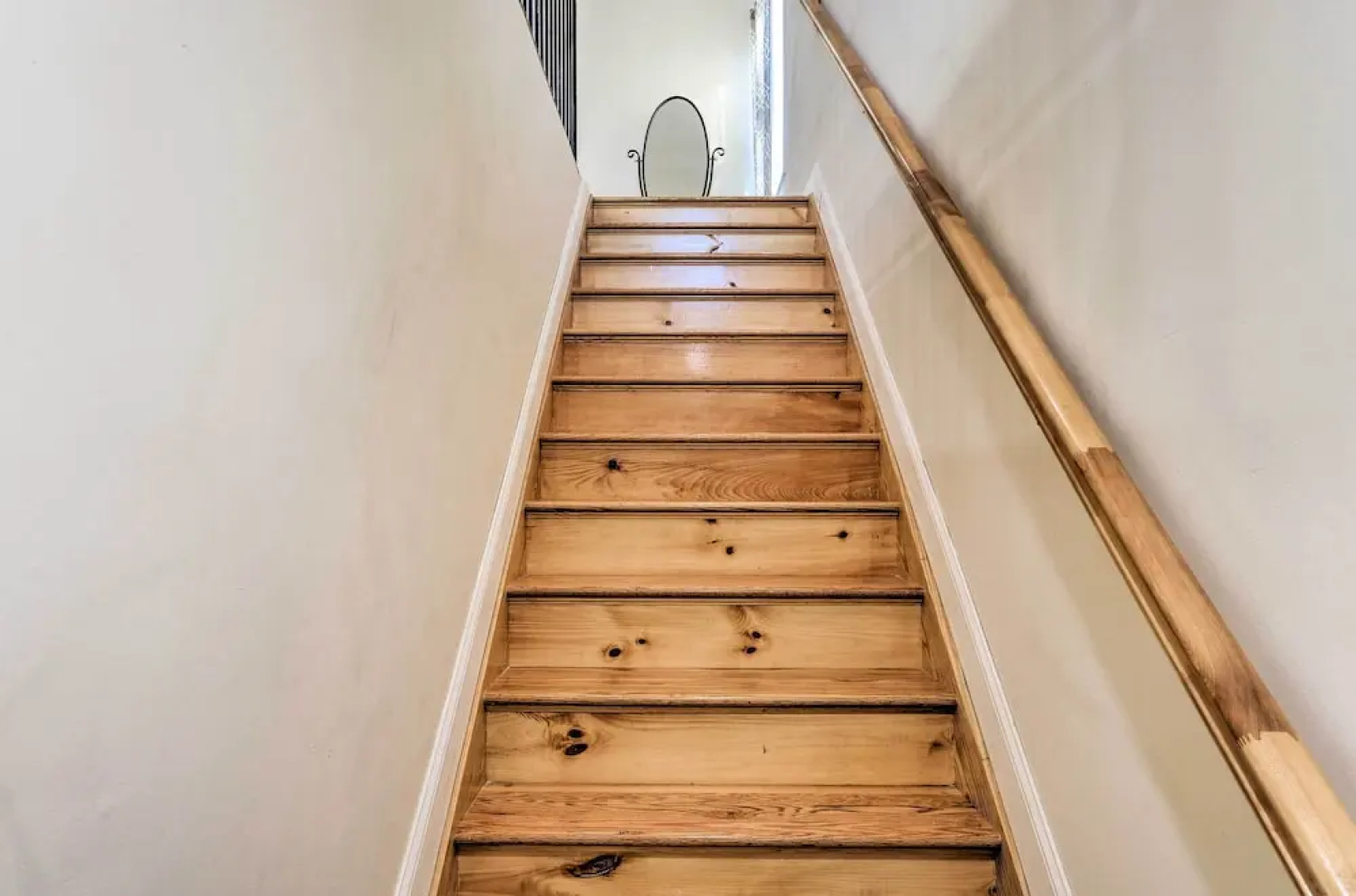 Bright Irvington Home ~ 2 Mi to Prudential Center!
