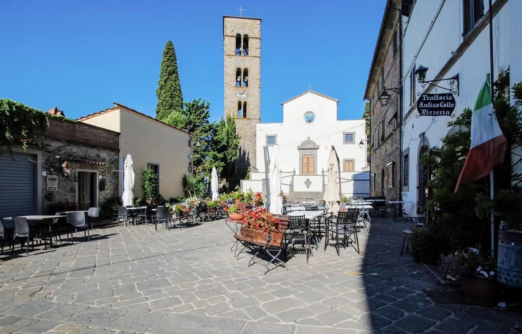 Stunning Home in Colle di Buggiano With Wifi and 3 Bedrooms