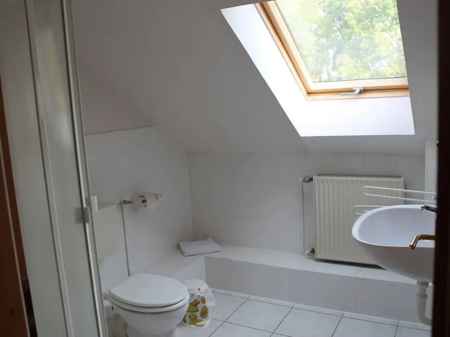 Geraeumige Ferienwohnung in Boddin mit Garten