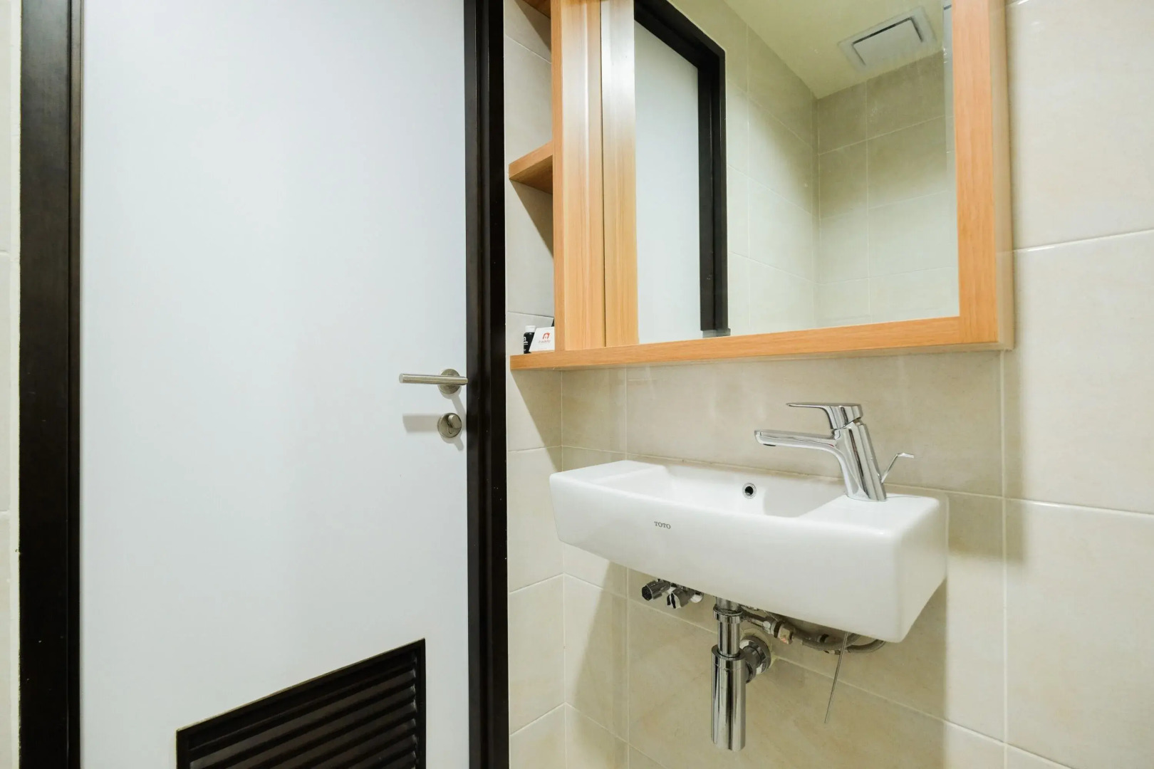 Comfortable and Fully Furnished Studio Apartment at Mustika Golf Residence