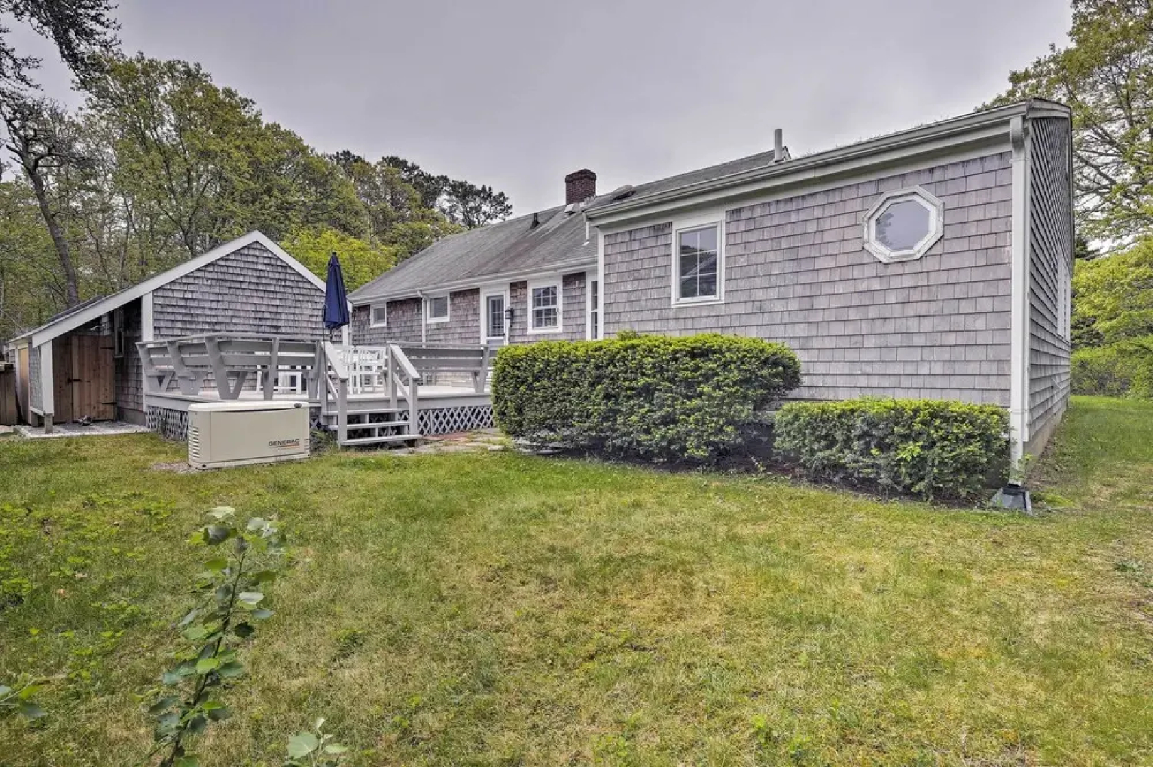 Spacious Getaway W/deck - Walk to Nantucket Sound!