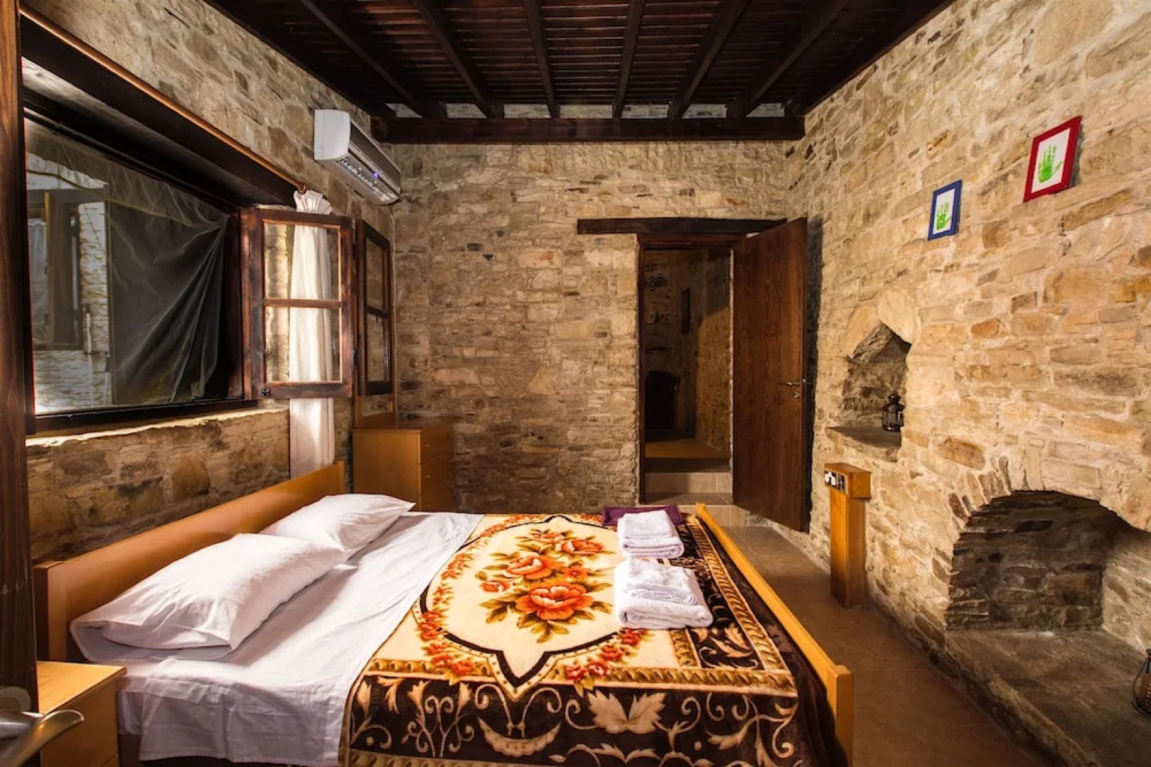 Yorkis Silikou Village House