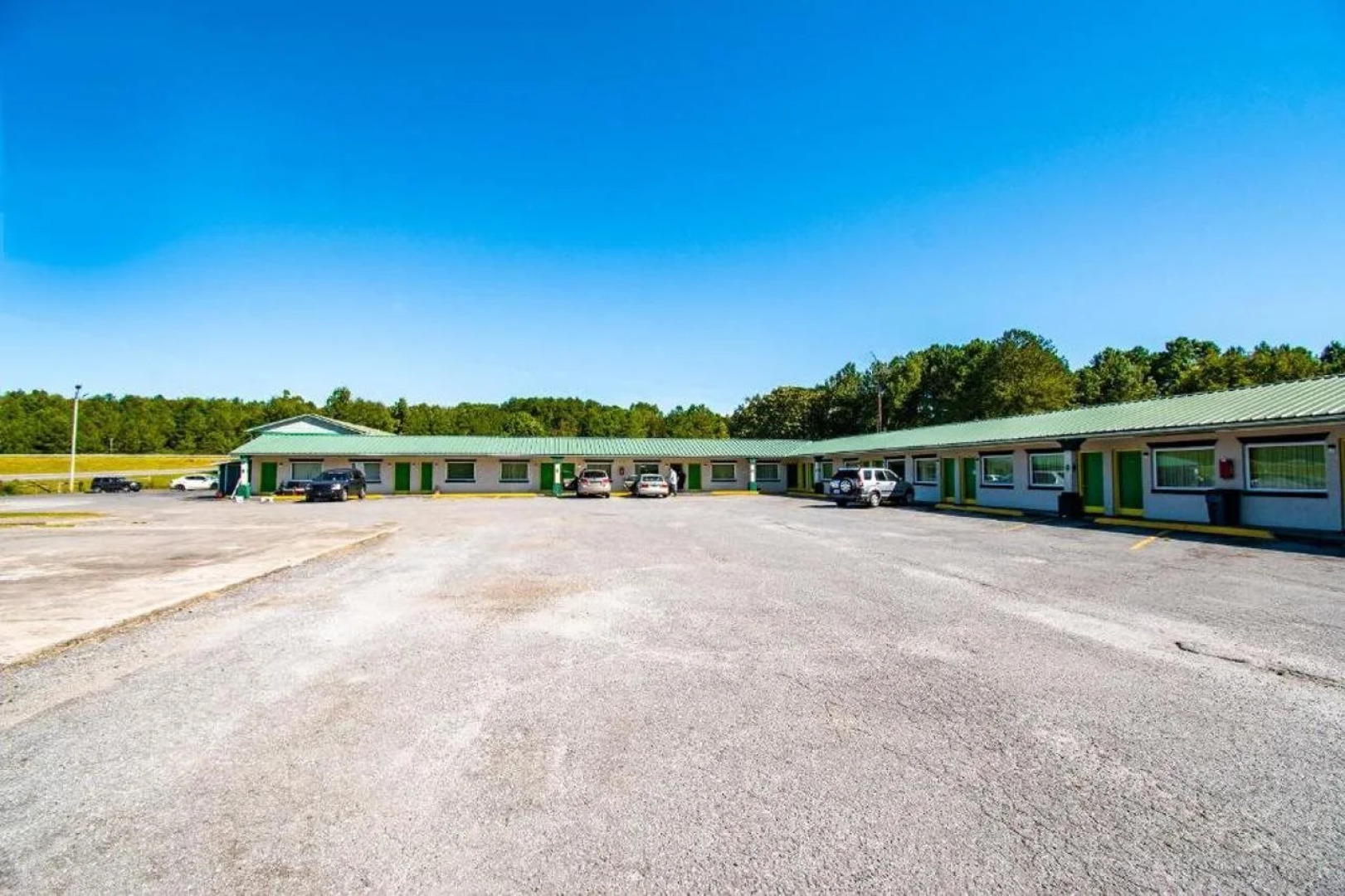 OYO Hotel Calhoun, GA I-75