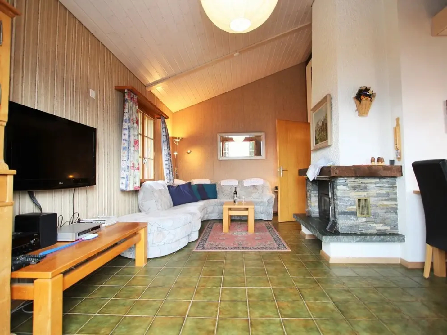 Comfortable 6 Pers Chalet Near Anzere