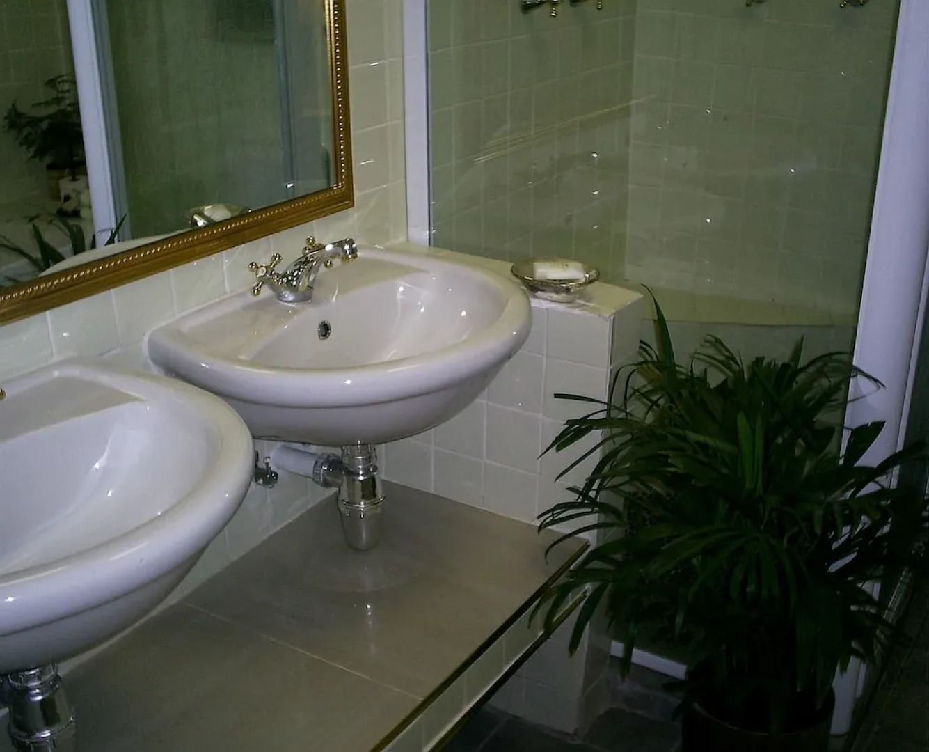 Emerald Guest House Springs