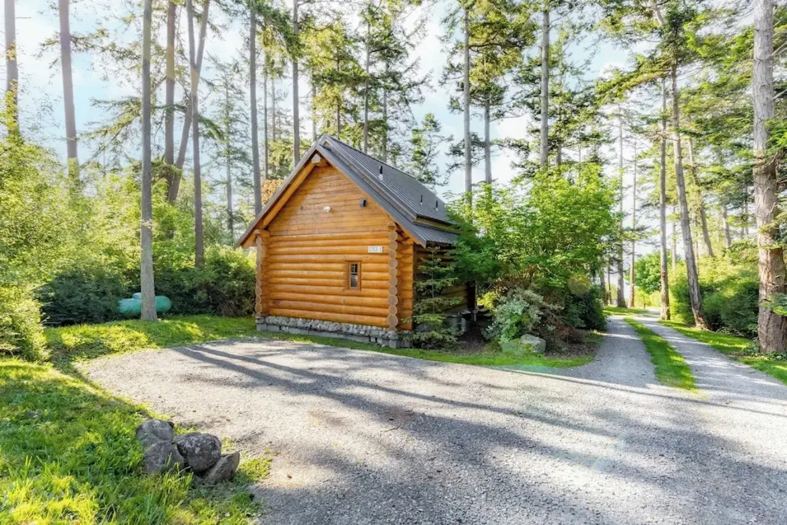 Penn Cove Overlook by Avantstay Cabin w/ Views