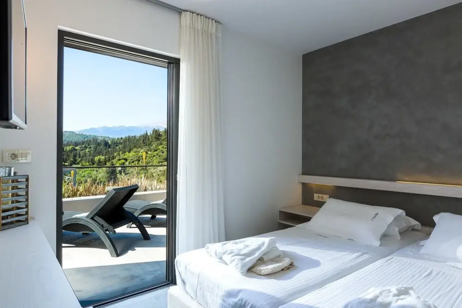 Elea Villas - Aspro & Blanche