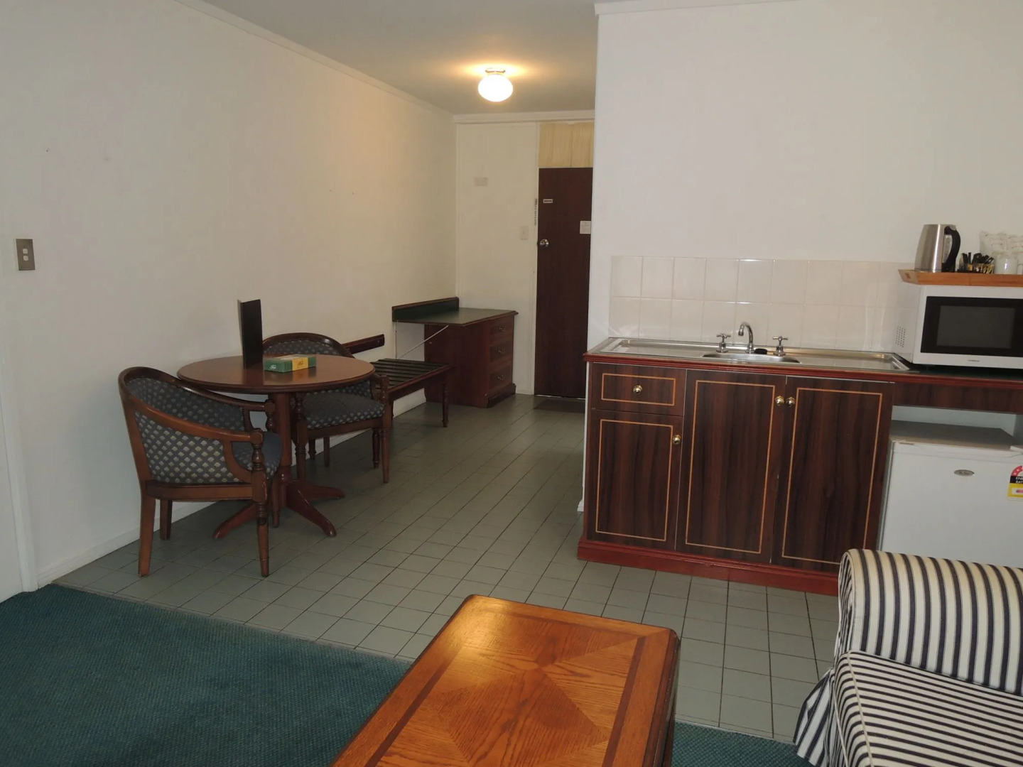 New England Motor Lodge