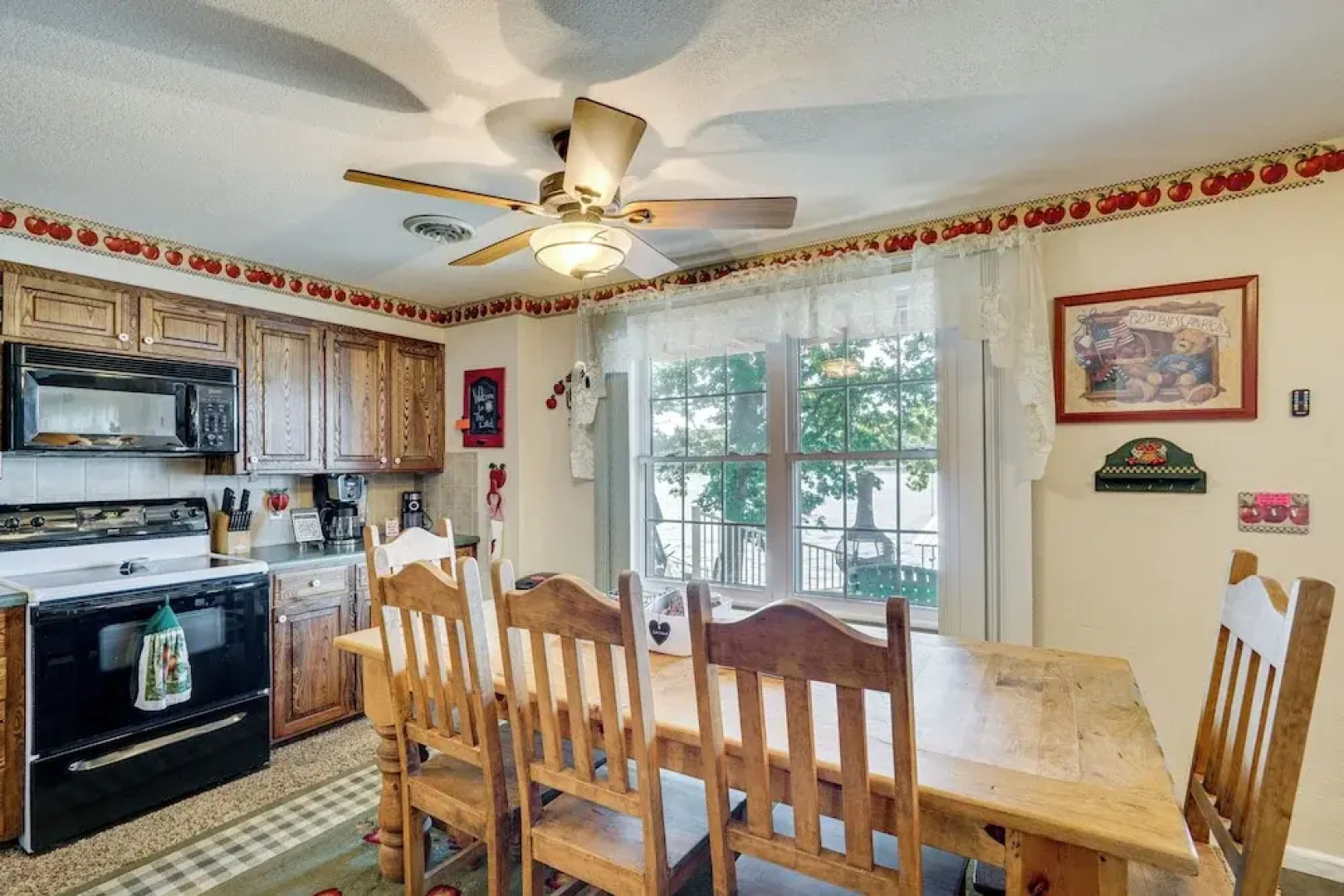 Lakefront & Dog-friendly Gem in Gravois Mills