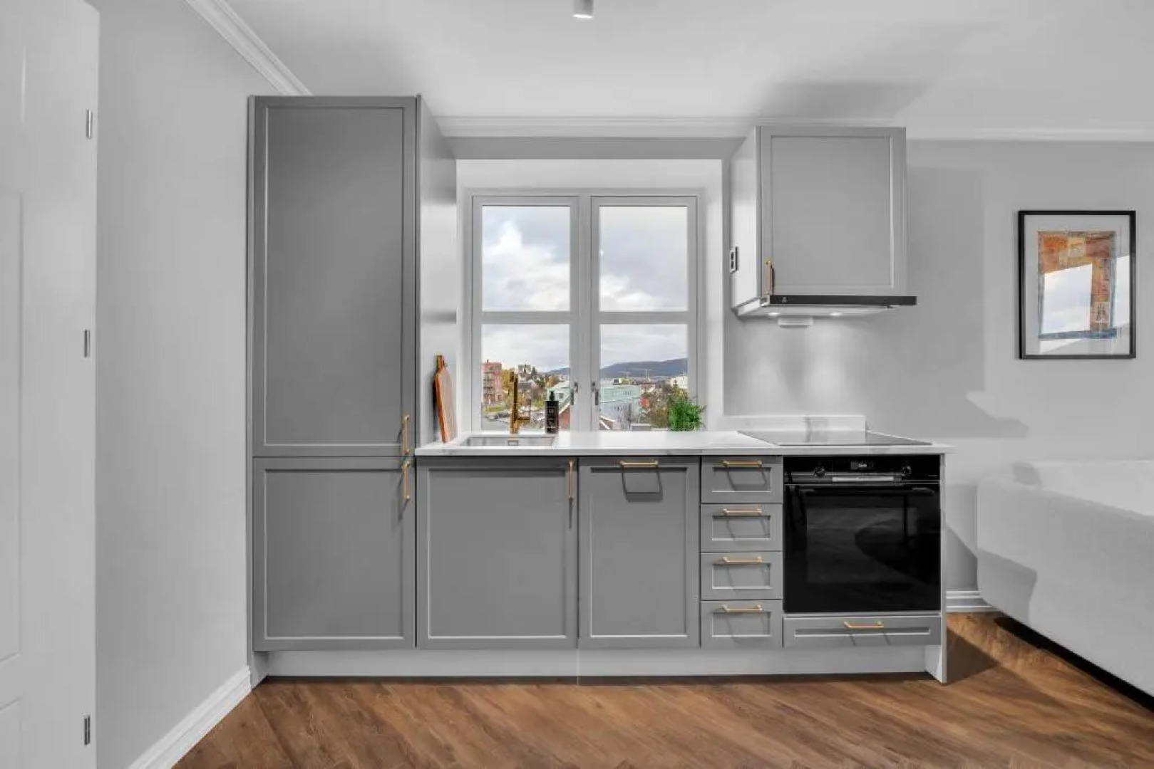 Enter St. Elisabeth Suites