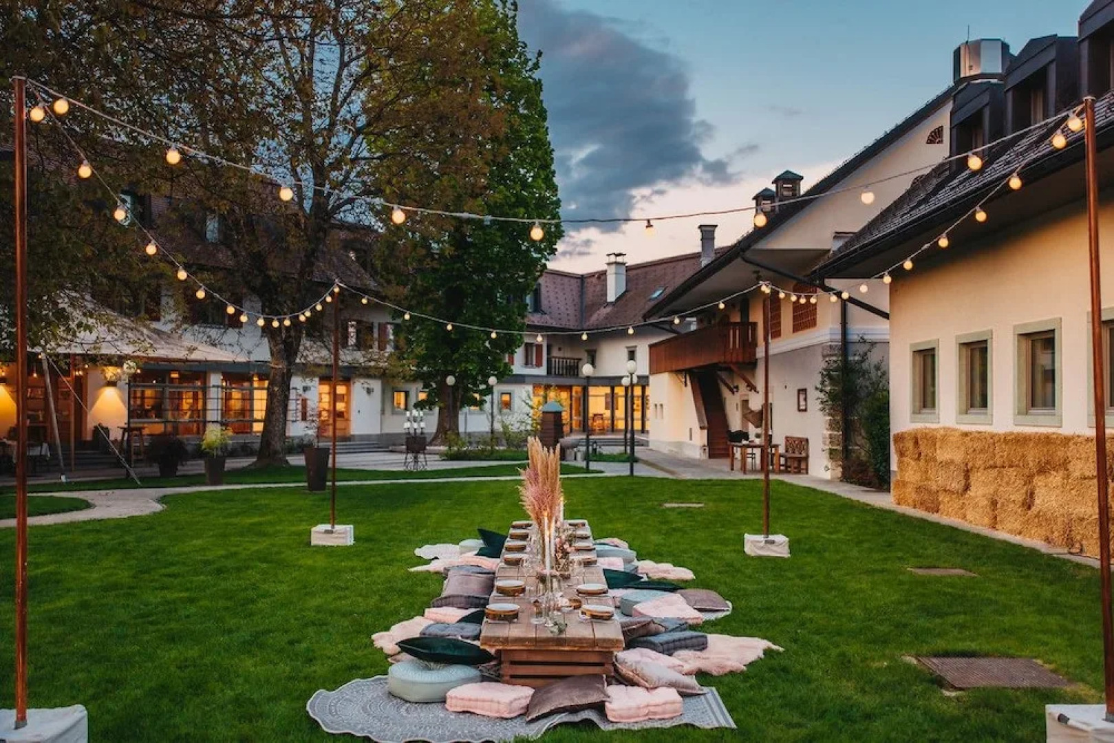 Dvor Jezeršek Brnik