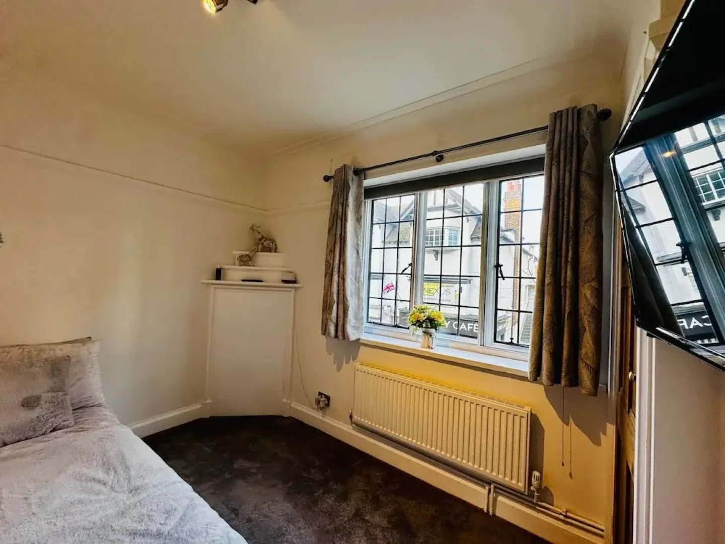 Gerrardscross-sleeps4-parking-petfriendly-wembley