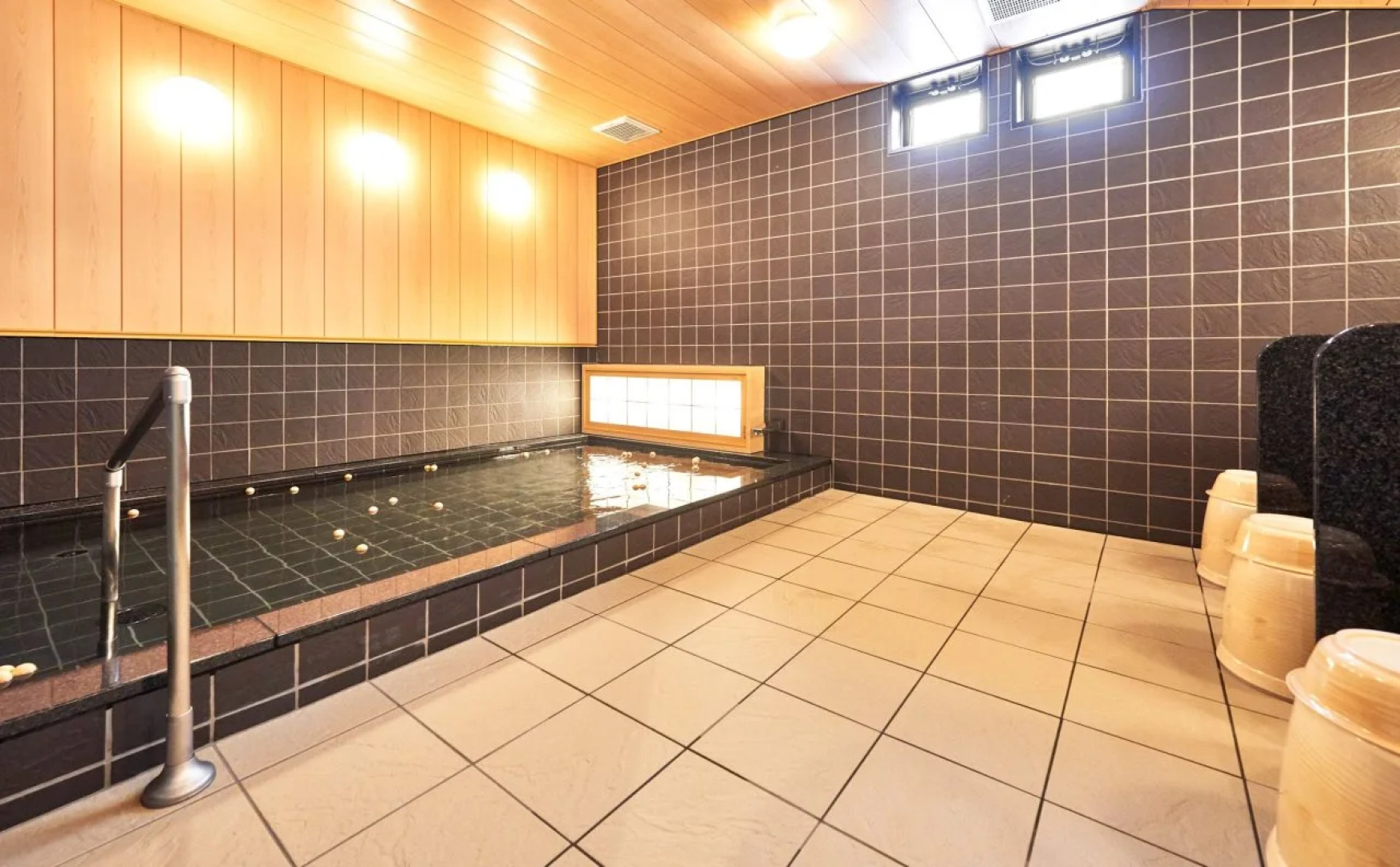 Hotel KAN-RAKU Saitama Honjo-Waseda Hinoki No Yakata