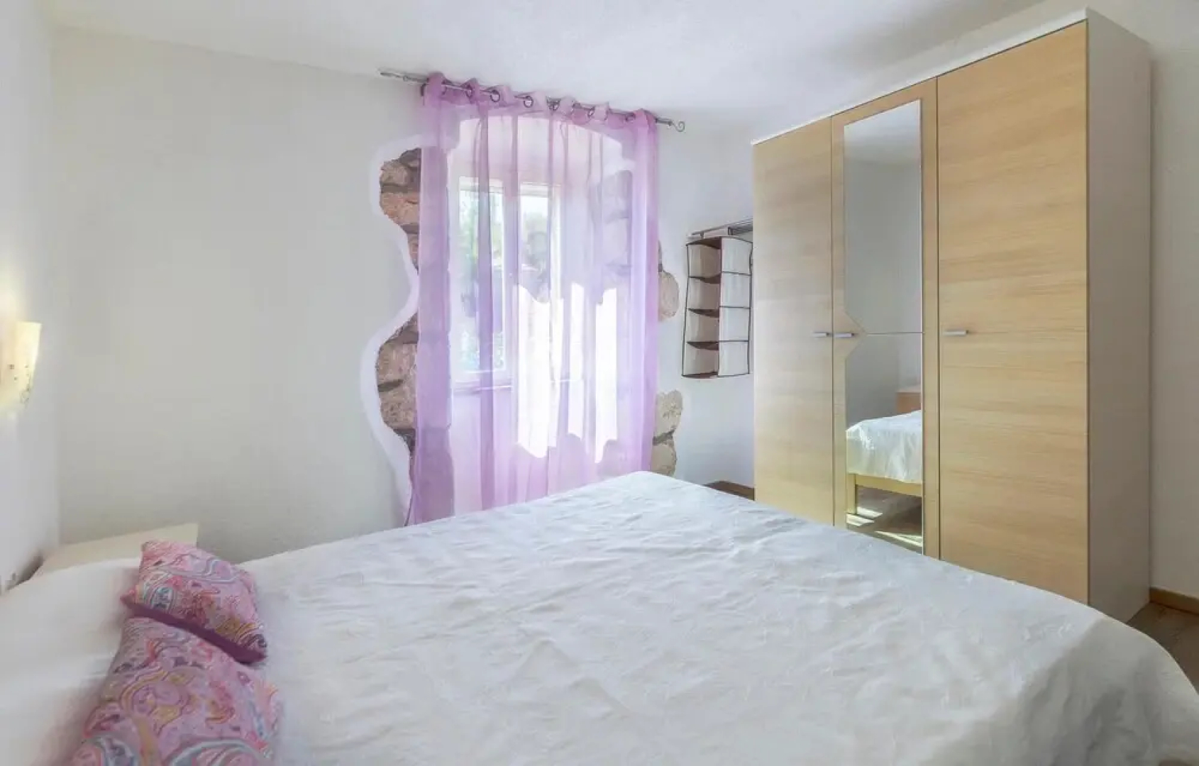 Stunning Home in Labin With 4 Bedrooms and Wifi