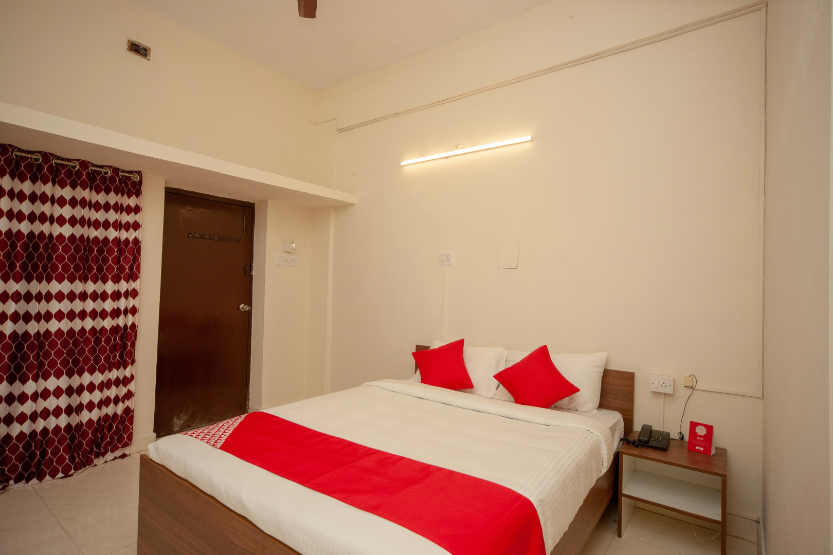 OYO Flagship 24454 OMR Hindustan Univ