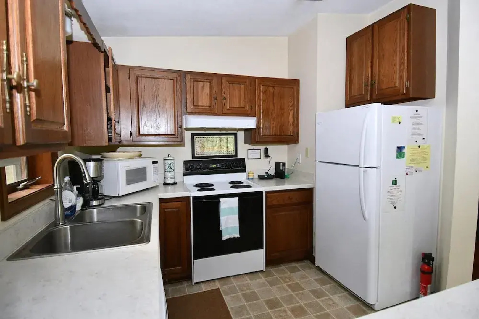 Dogwood Knoll - Wooded Escape