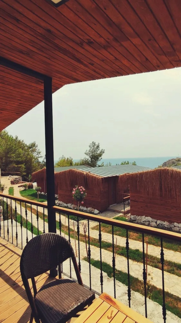 Rocas Roja Beach Hotel