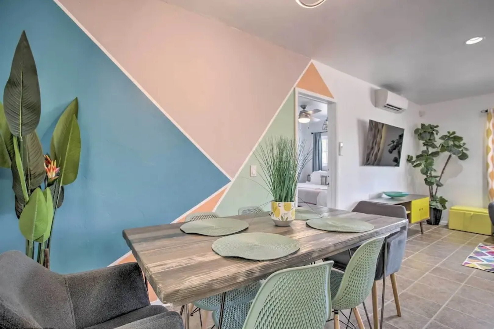 Chic Palm Springs Home w/ Patio, Grill & Yard