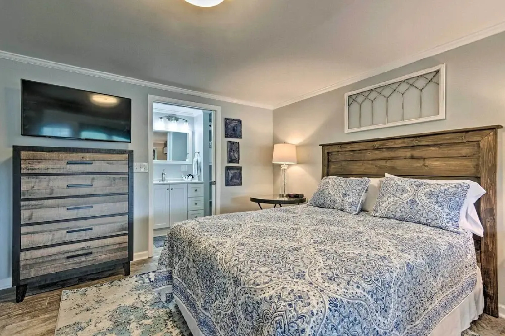 Studio W/patio Access + View on Lake Junaluska!