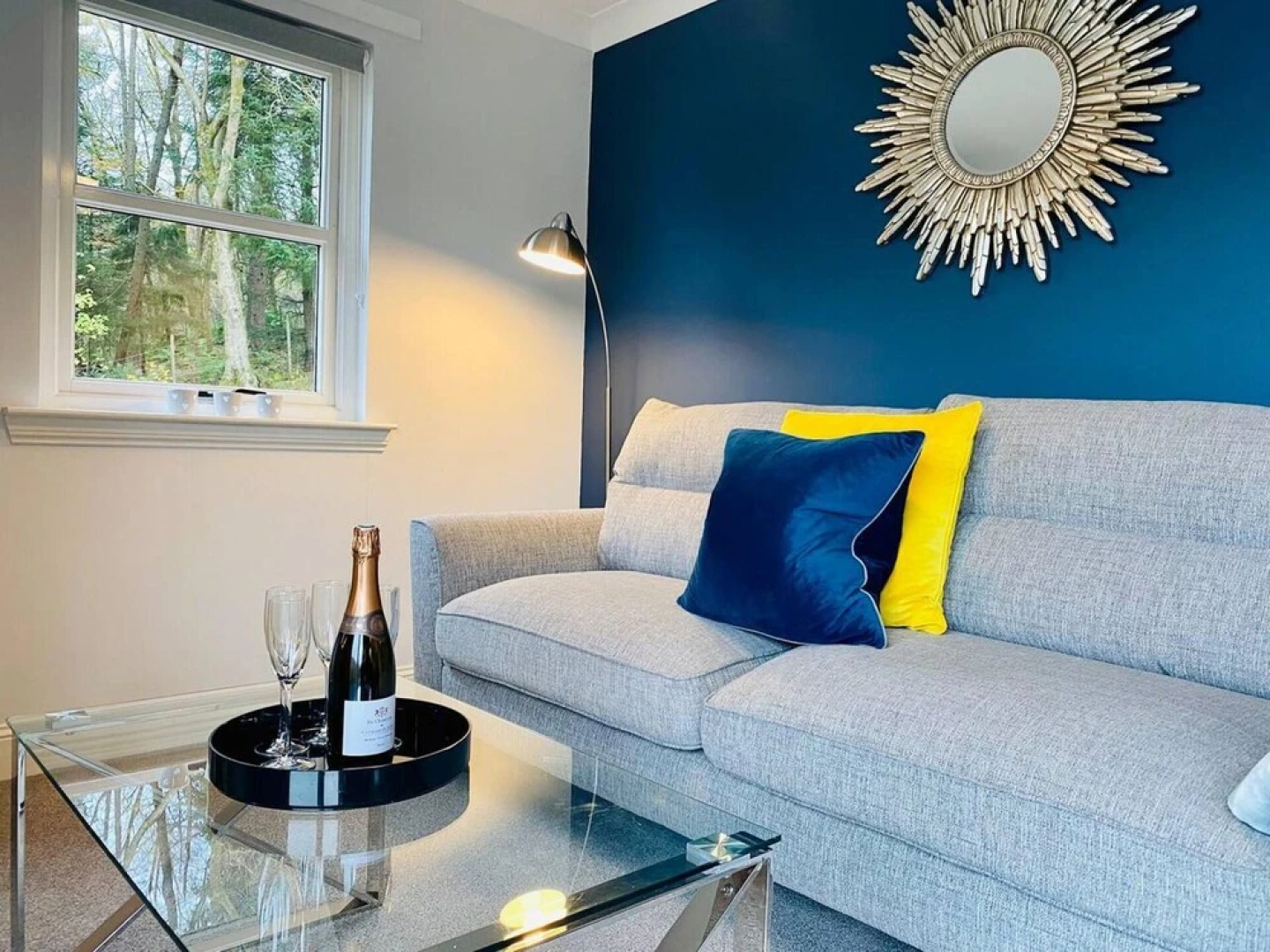 Cosy 2-bed Cottage With Stunning Hill & Loch Views