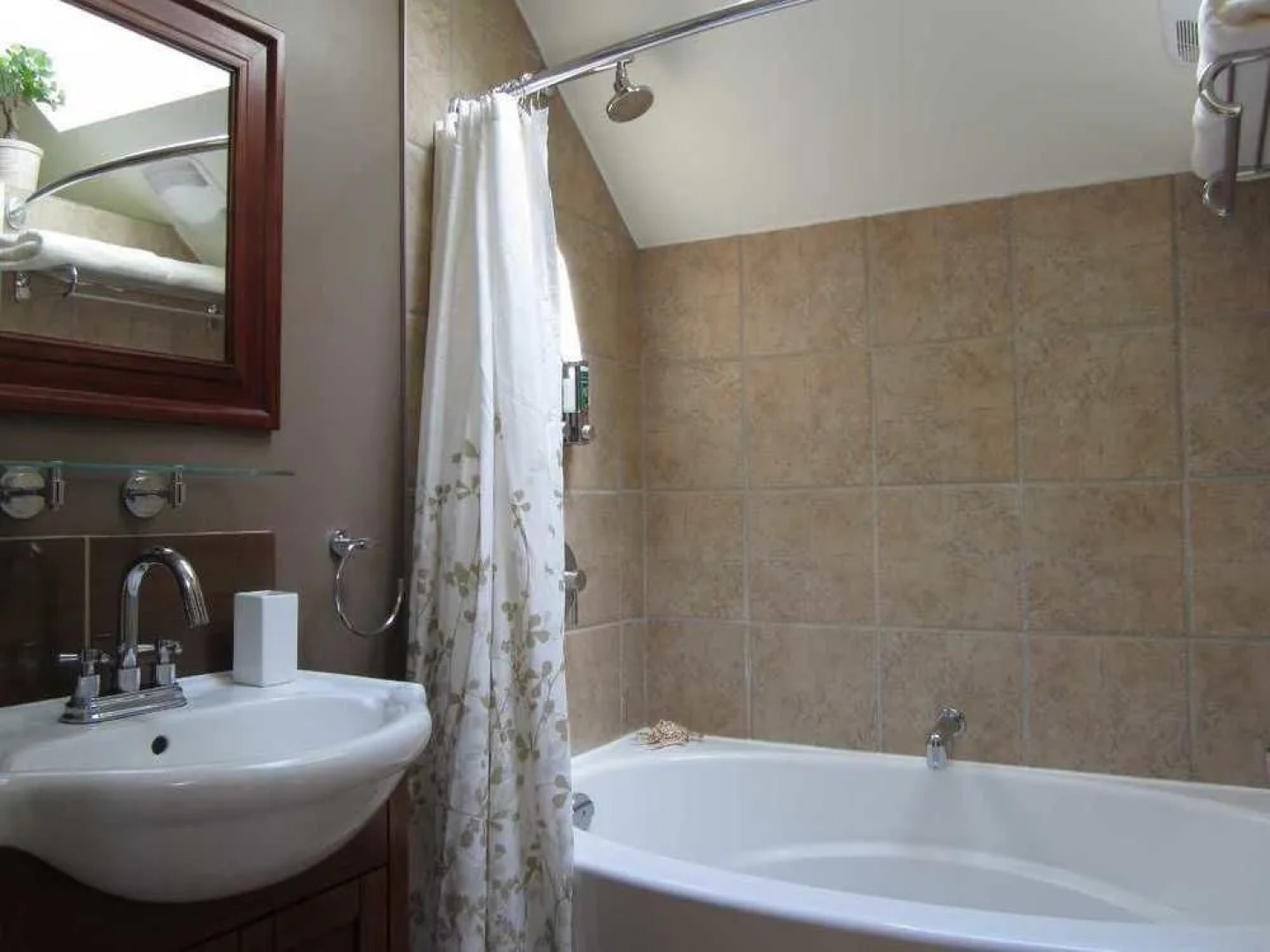 Cosy Woodpecker Cottage