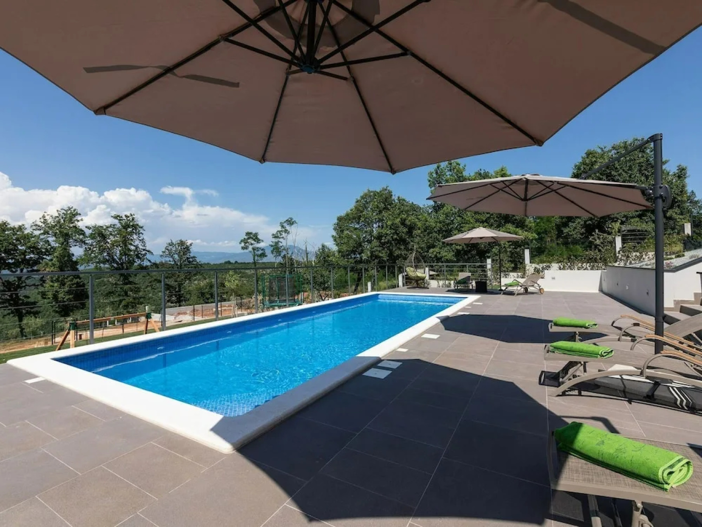 Villa With Swimming Pool, Play Area, Volleyball Court, Table Football, 8 km From Labin