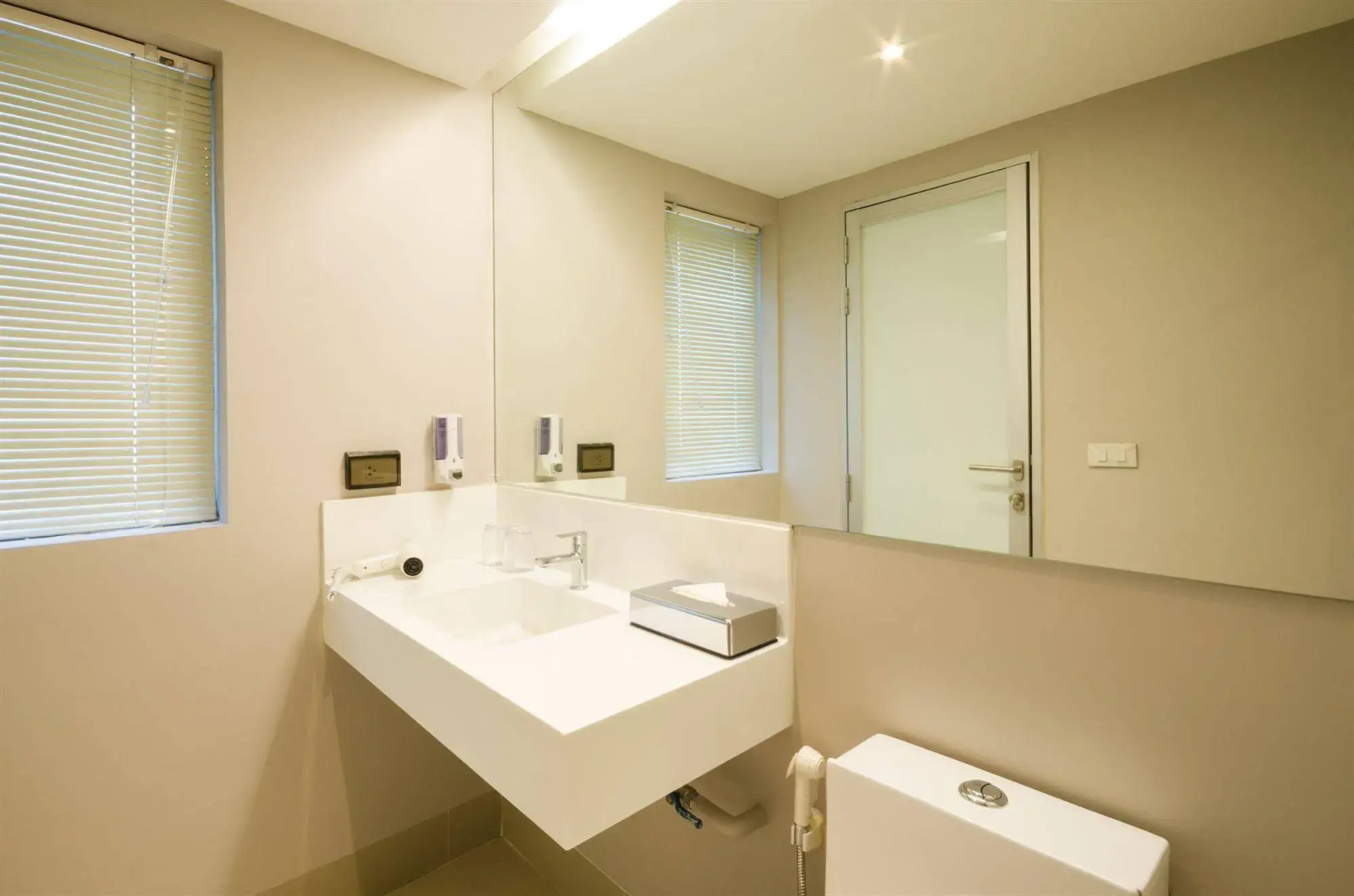 Bizotel Premier Hotel & Residence