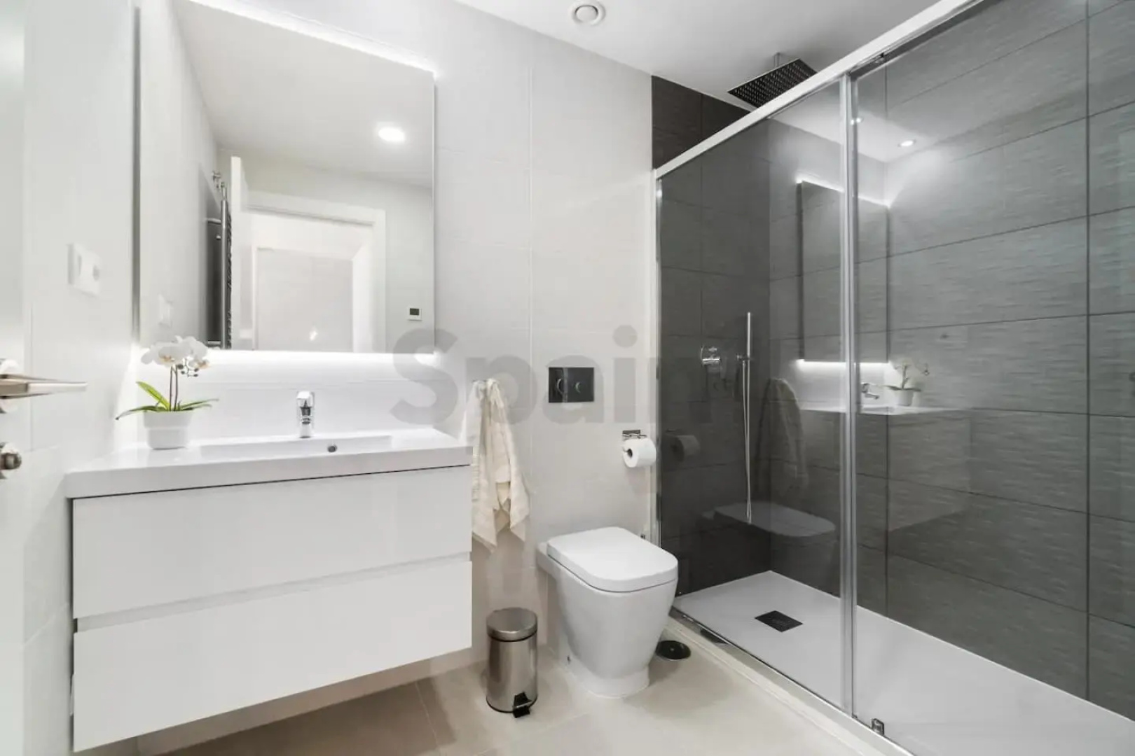 Exclusive apartment in Flamenca Village with gym, sauna, 3 pools - 600 m from the beach