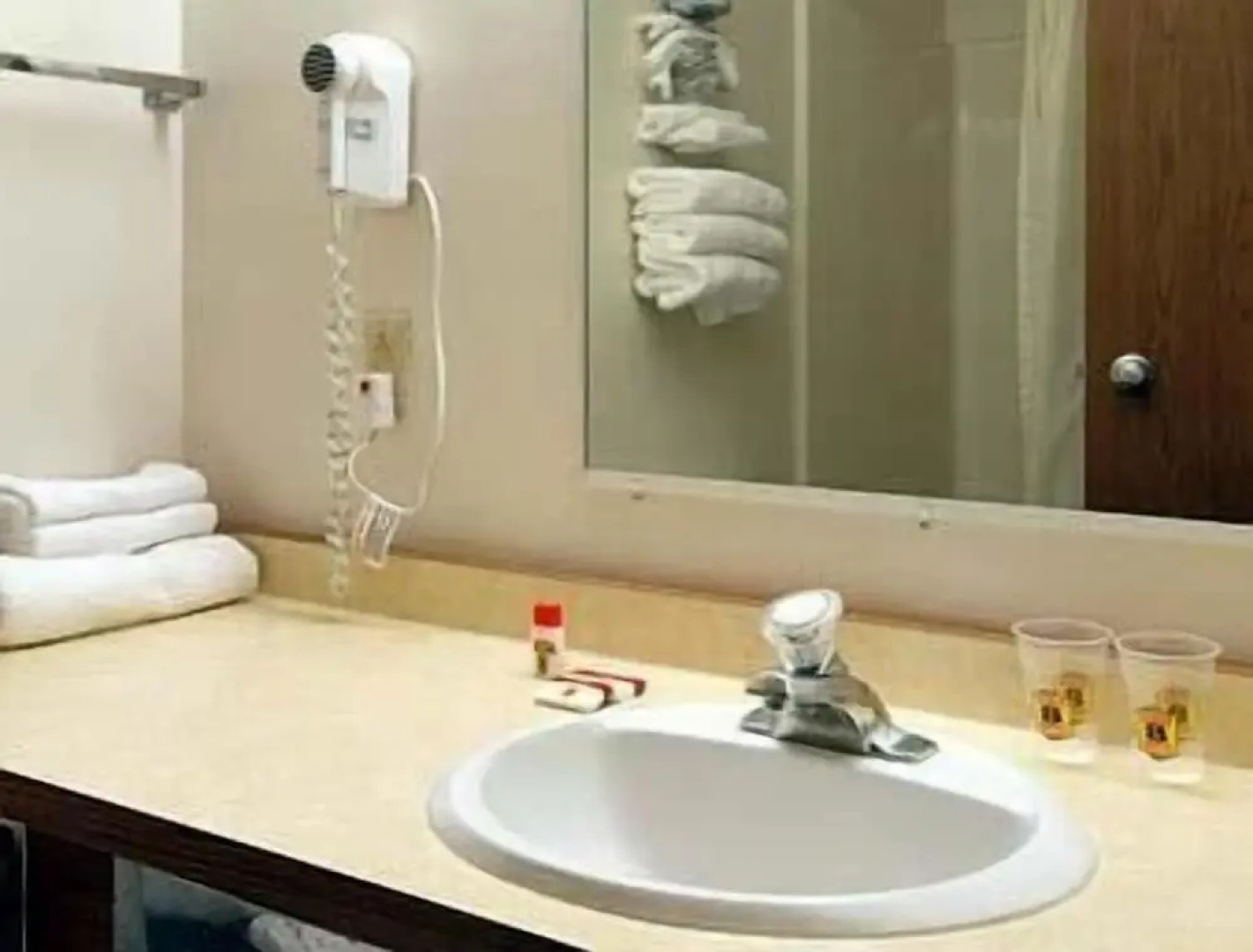 Super 8 Oshkosh Airport