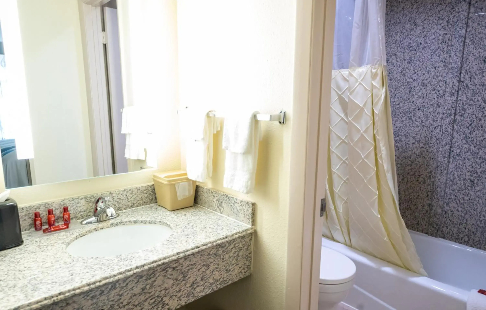 Days Inn By Wyndham College Park Atlanta Airport South