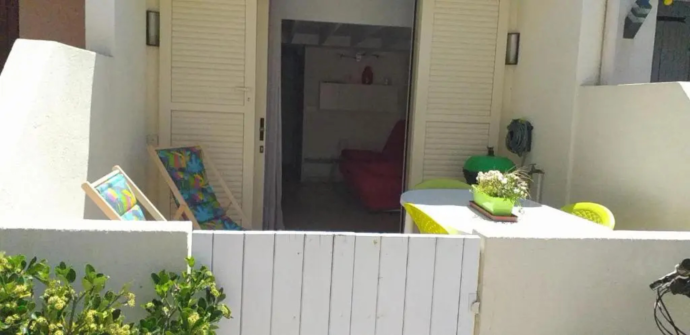 Maisonnette Au Bord De L Etang