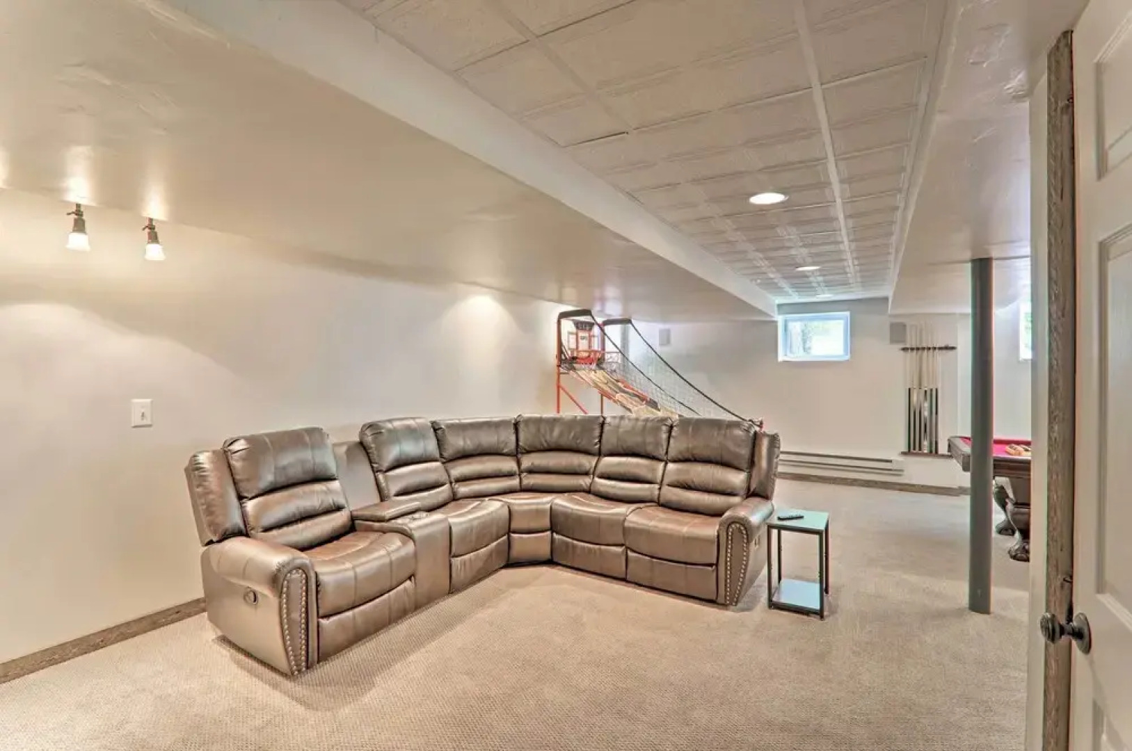 East Stroudsburg Hideaway w/ 2 Community Pools!