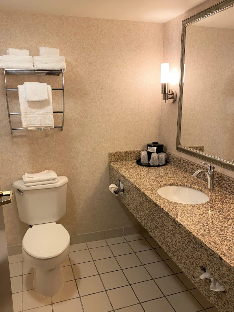 Holiday Inn Express & Suites Wadsworth by IHG