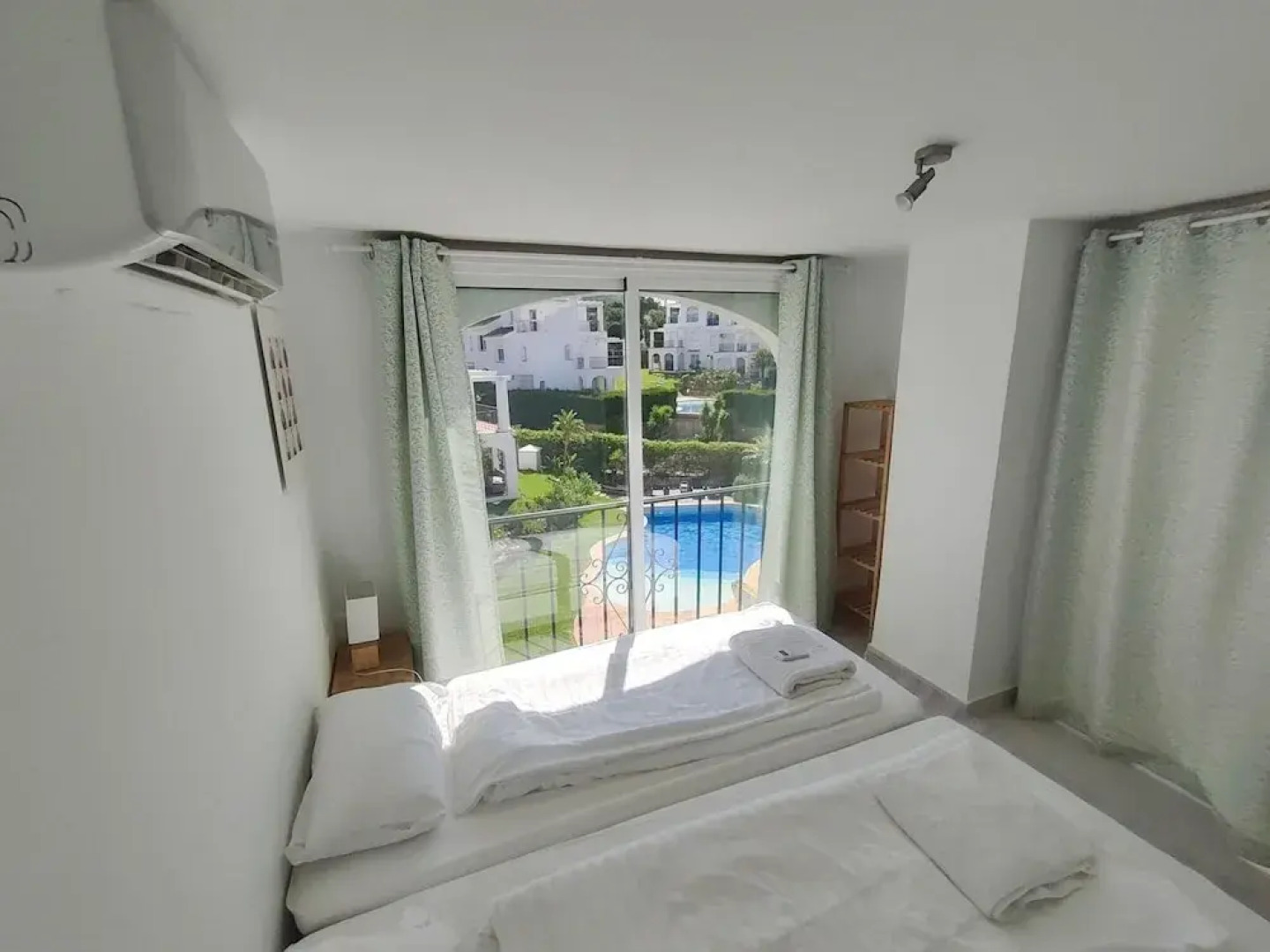 Relaxed Retreat With Pool