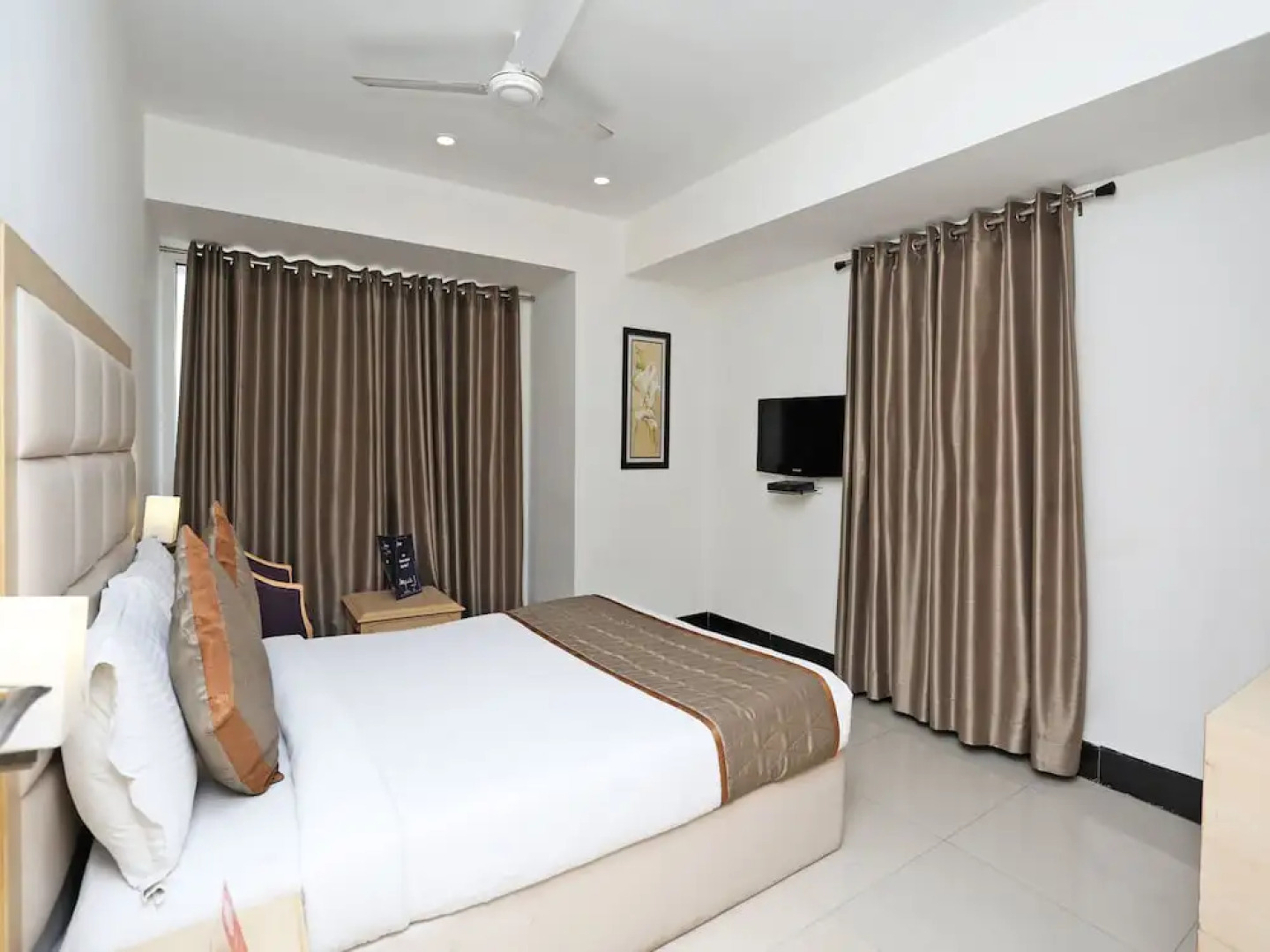 OYO 9769 Hotel Chanakya Inn