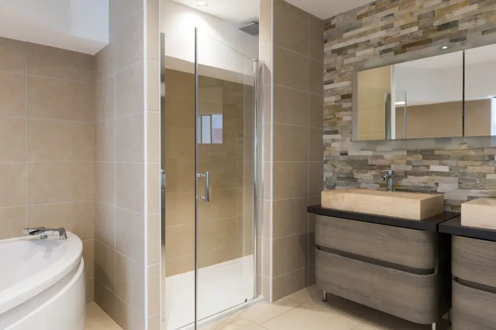 Aux Maisons (Relais du Silence)